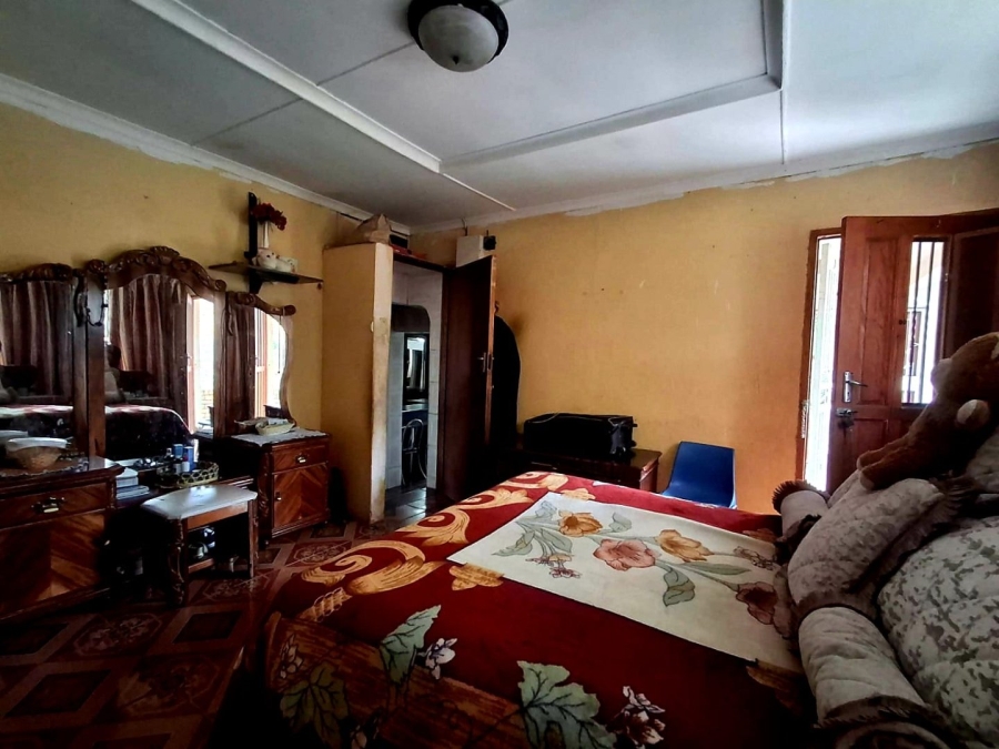 5 Bedroom Property for Sale in Mdantsane Eastern Cape